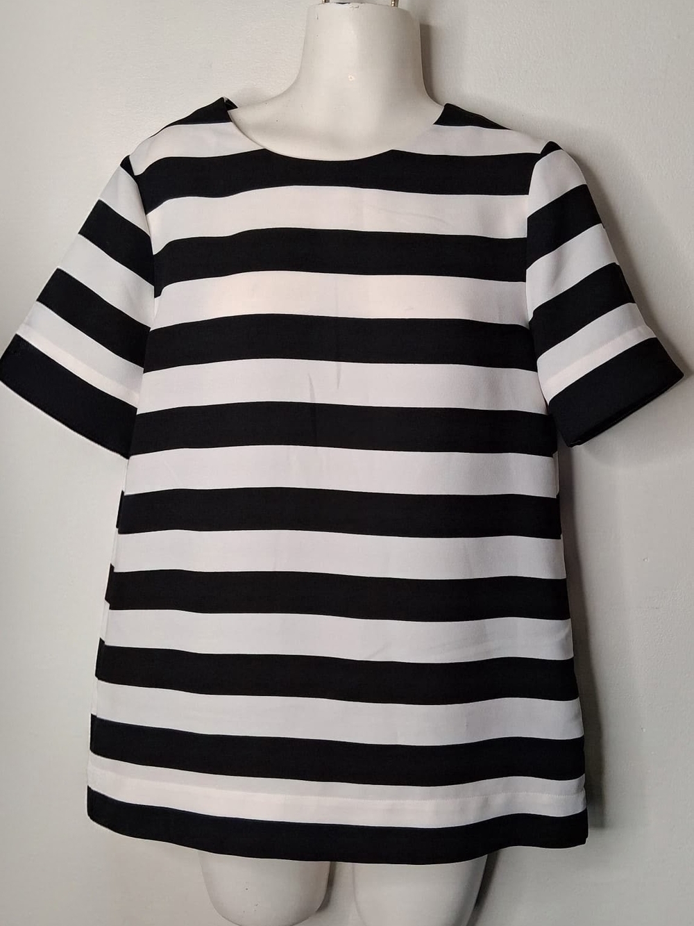 Banana Republic Black White Striped Short Sleeve Blouse S